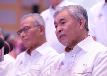 AHMAD  Zahid Hamidi ketika sidang media selepas majlis Musyawarah Nasional di hotel Premiera Kuala Lumpur hari ini. - UTUSAN/M. FIRDAUS M. JOHARI