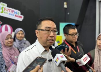 CHANG Lih Kang semasa berucap ketika Hari Istimewa Sains di Pusat Sains Negara hari ini.