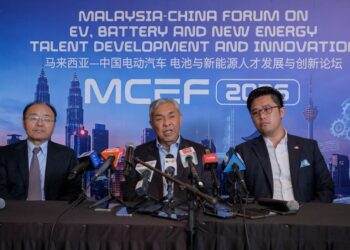 TIMBALAN Perdana Menteri, Datuk Seri Ahmad Zahid Hamidi di sidang media  Forum China - Malaysia - EV100 di Asia School of Business (ASB), Jalan Dato Onn. / M. FIRDAUS M. JOHARI