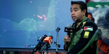 SANI Araby Abdul Alim Araby pada sidang media khas perkembangan terkini misi GSF 2.0. - UTUSAN/FAISOL MUSTAFA