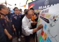 ANWAR Ibrahim menurunkan tanda tangan pada sambutan Hari Belia Negara 2026 Peringkat Kebangsaan di Bandar Sri Sendayan, Seremban, Negeri Sembilan semalam. – UTUSAN/MOHD. SHAHJEHAN MAAMIN