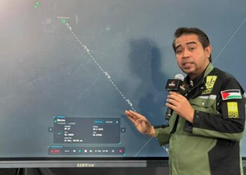 SANI Araby Abdul Alim Araby menerangkan kedudukan terkini kapal pelayaran Global Sumud Flotilla 2.0 yang sedang memasuki fasa berisiko untuk dipintas pada sidang akhbar di Sepang, Selangor hari ini.