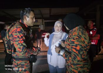 FADHLINA Sidek meninjauu lokasi kebakaran dewan SMK PP14(1), Putrajaya.