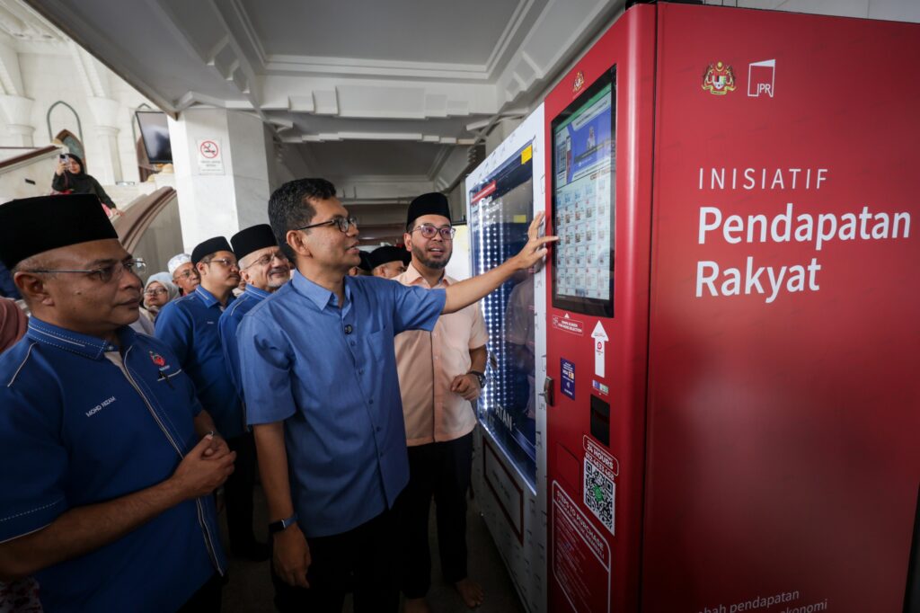 Akmal pertahan projek mesin layan diri Rafizi