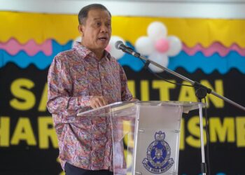 MOHD. Khalid Ismail berucap perasmian pada Majlis Sambutan Hari Autisme Pengaman PDRM Tahun 2026 di Dewan Pengaman Kuala Lumpur di sini, hari ini. UTUSAN/ISKANDAR ISHAK