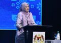 FADHLINA Sidek ketika berucap pada Majlis Sambutan  Hari Guru Peringkat Kebangsaan Kali Ke-55 di Ipoh, Perak, semalam.