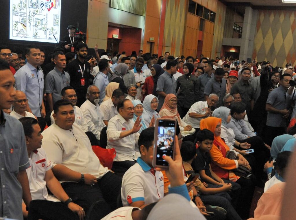 Anwar tiba dua jam awal ke Konvensyen PH 2026