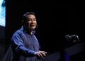RAFIZI Ramli ketika menyampaikan ucapannya di Majlis Pengumuman Hala Tuju Politik di PJ Performing Arts Center, di sini, hari ini. - UTUSAN/FARIZ RUSADIO