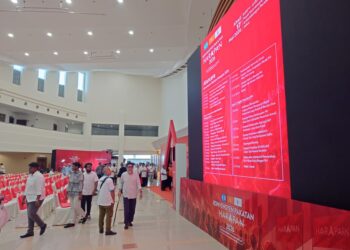 AHLI-AHLI parti komponen PH mula berkumpul di Pusat Konvensyen Antarabangsa Persada Johor, di Johor Bahru seawal pukul 7.30 pagi bagi menghadiri Konvensyen PH yang akan berlangsung, hari ini.