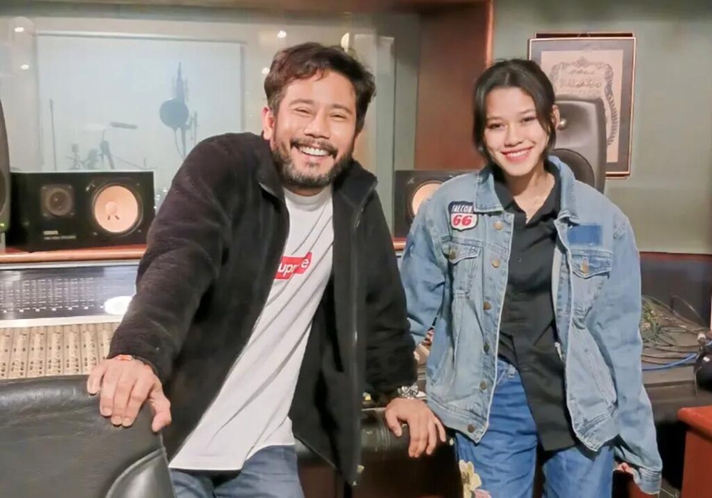 Berdiri jadi taruhan pertama Athierah