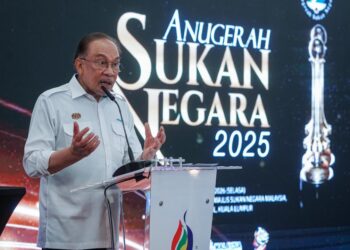 ANWAR Ibrahim ketika berucap pada Majlis Anugerah Sukan Negara 2025 hari ini.