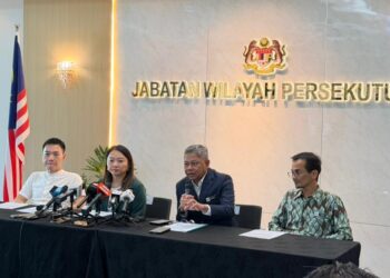 HANNAH Yeoh bersama Datuk Bandar Kuala Lumpur, Datuk Seri Fadlun Mak Ujud pada sidang akhbar Penambahbaikan Sistem e-Lesen Pemudah Urusan Pelesenan Perniagaan di Putrajaya.