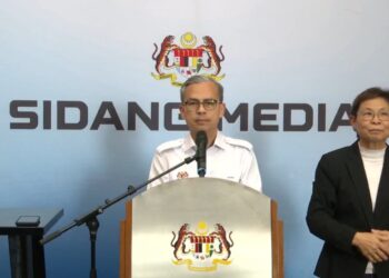 FAHMI Fadzil pada sidang akhbar mingguan Jurucakap Kerajaan Perpaduan semalam.