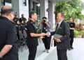 ABD. Halim Aman ketika melakukan lawatan kerja ke SPRM Selangor di Shah Alam hari ini.