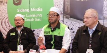 ZULKIFLI Hasan dalam sidang akhbar di Pejabat Operasi Tabung Haji Mekah hari ini.