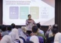 AKMAL Nasrullah Mohd. Nasir berucap menyempurnakan Majlis Perhimpunan Bulanan Kementerian Ekonomi di Menara Prisma, Putrajaya semalam.