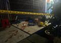 SEORANG lelaki tempatan berusia 22 tahun ditemukan maut dalam keadaan berlumuran darah di hadapan sebuah kedai makan dan minuman di Pekan Nanas, Pontian.