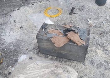 SALAH satu daripada 12 alat letupan buatan sendiri yang ditemukan 
di kawasan Kompleks Industri Makanan Halal Wilayah Pattani 
di Daerah Panare, Narathiwat, Thailand. – IHSAN ISOC 4