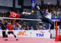 AKSI pemain sepaktakraw kebangsaan, Muhammad Zulkifli Abd Razak, Muhammad Afifuddin Mohd Razali, dan Aidil Aiman Azwawi ketika menentang pasukan Jepun pada peringkat suku akhir  sepaktakraw Regu Berkumpulan pada Kejohanan Piala Dunia Sepaktakraw TM ISTAF 2026 di Stadium Titiwangsa di sini hari ini.-UTUSAN/SHIDDIEQIIN ZON