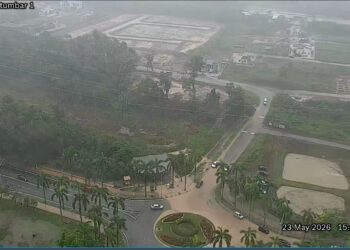 KEADAAN sekitar Putrajaya yang berlaku banjir kilat.