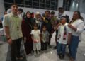 ANTARA aktivis Malaysia yang menyertai misi kemanusiaan GSF 2.0 selamat tiba KLIA Terminal 1. - UTUSAN/FAISOL MUSTAFA