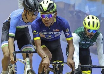 Muhammad Yusof Hafizi Shaharuddin berazam memburu catatan masa terbaik untuk mencerahkan peluang memenangi pingat emas di Sukan Komanwel Glasgow, Julai ini. - UTUSAN/AMIR KHALID