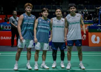 ARIF JUNAIDI-Yap Roy King (dua dari kanan) bersama Kang Khai Xing-Aaron Tai pada aksi pusingan kedua, Kejohanan Badminton Malaysia Masters 2026, di Unifi Arena, hari ini. - UTUSAN/IQBAL ROSLI