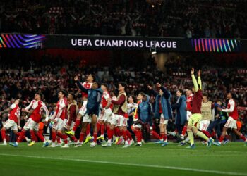 PEMAIN Arsenal meraikan kejayaan mereka mara ke pentas final Liga Juara-Juara buat kali pertama sejak 20 tahun lalu. - AFP