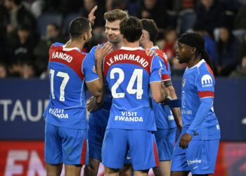 PEMAIN Atletico Madrid meraikan kejayaan mereka menewaskan Osasuna 2-1 dalam aksi liga, semalam. - AFP