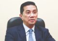 MOHAMED Azmin Ali ditemui Utusan Malaysia baru-baru ini.-UTUSAN/AFIQ RAZALI