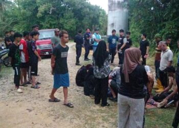 SEORANG lelaki ditemukan meninggal dunia selepas dipercayai lemas ketika mandi di Air Terjun Belukar Bukit, Hulu Terengganu. - IHSAN BOMBA