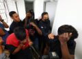 LIMA lelaki dihadapkan ke Mahkamah Majistret Ipoh atas pertuduhan membunuh seorang remaja berusia 18 tahun, minggu lalu.