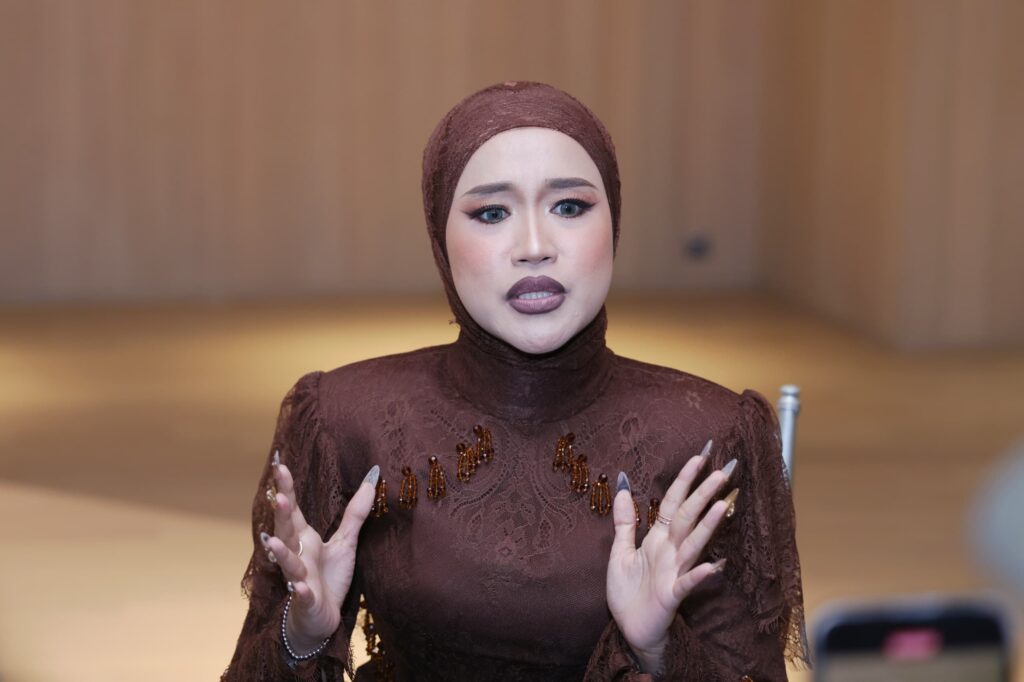 Didakwa hilang ‘aura’, Ernie Zakri tidak ambil pusing