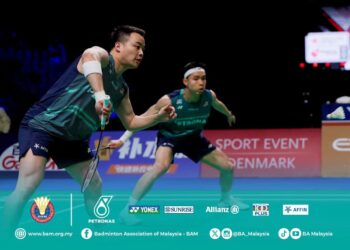 Aaron Chia-Soh Wooi Yik gagal menghadiahkan mata buat skuad negara dalam aksi bertemu China pada suku akhir Piala Thomas di Horsens, Denmark, hari ini. - Gambar Ihsan BAM