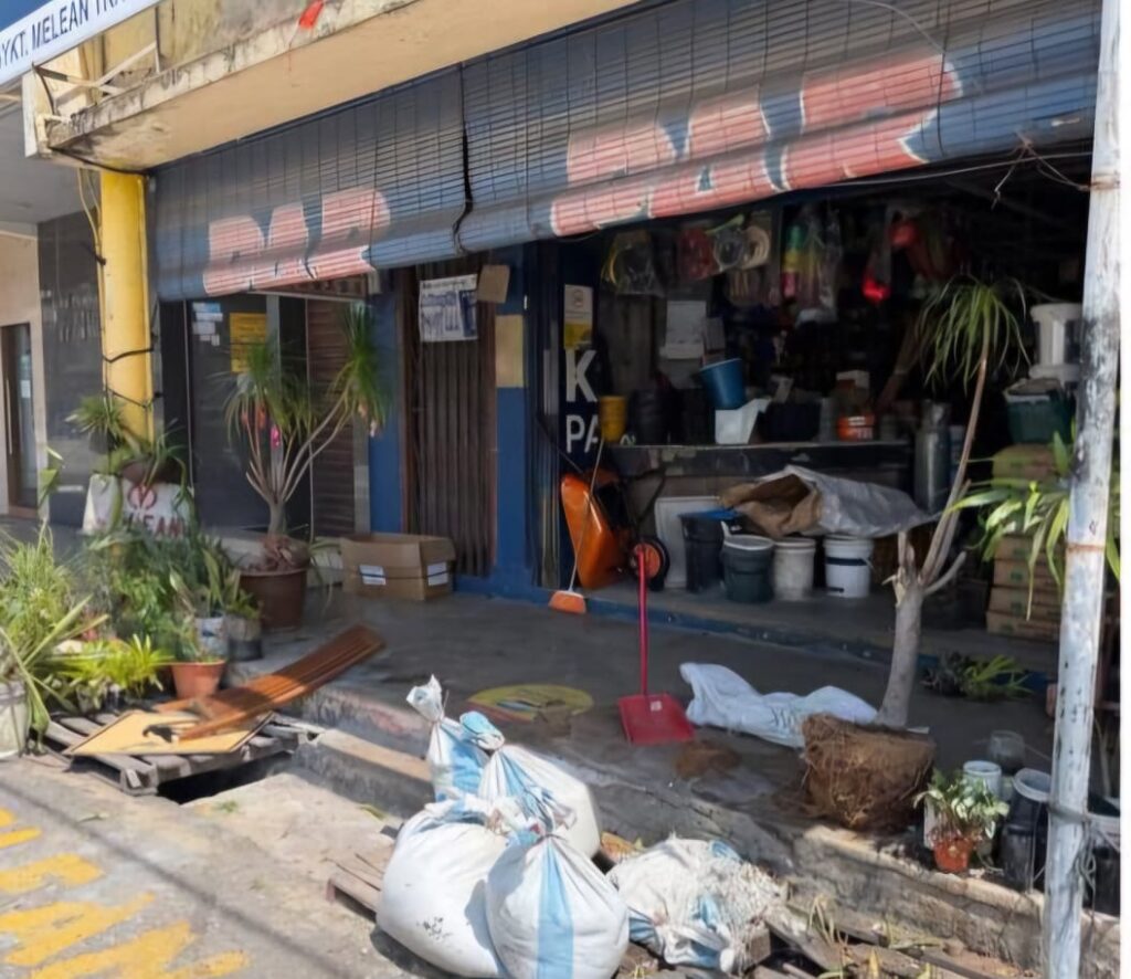 Pemandu Hilux direman, disyaki simpan dadah selepas rempuh pejalan kaki dan kedai