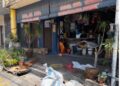 LOKASI kedai perkakasan yang dirempuh sebuah pacuan empat roda  dipandu seorang lelaki menyebabkan seorang pejalan kaki cedera di Jalan Besar di Kuantan, Pahang.