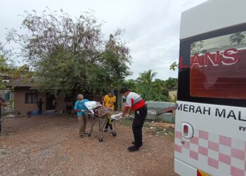 PERSATUAN Bulan Sabit Merah Malaysia (PBSM) Terengganu  membantu memindahkan warga emas terlantar selepas mereka diarahkan berpindah di Kampung Hiliran Jejawi , Kuala Terengganu.