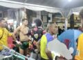 PIHAK keselamatan mengawal kekecohan ketika kejohanan MIMAC 3.0 di Dataran Warisan Taiping semalam. – UTUSAN/WAT KAMAL ABAS