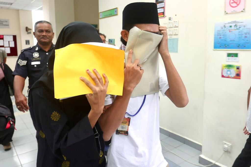 Pembantu kedai makan, pasangan dihukum enam sebatan khalwat kali kedua