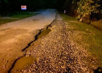 LOKASI kemalangan maut yang meragut nyawa seorang pekerja gudang di Jalan Kampung Kerinting, Gua Musang, Kelantan.