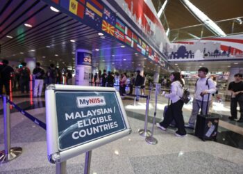 URUSAN Imigresen rakyat Malaysia lebih lancar dan cepat dengan penggunaan aplikasi MyNIISe.