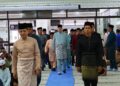 SULTAN Nazrin Muizzuddin Shah berangkat menunaikan solat sunat Aidiladha di Masjid Sultan Idris Shah II di Ipoh hari ini.
