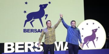 MOHD. Rafizi Ramli (kanan) bersama Nik Nazmi Nik Ahmad pada Majlis Pengumuman Hala Tuju Politik.