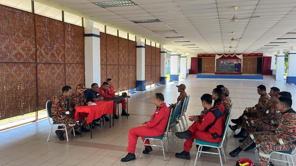 Bomba lancar SAR kesan pendaki wanita cedera