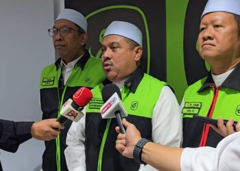 MOHD. Hisham Harun dalam sidang akhbar di Mekah.