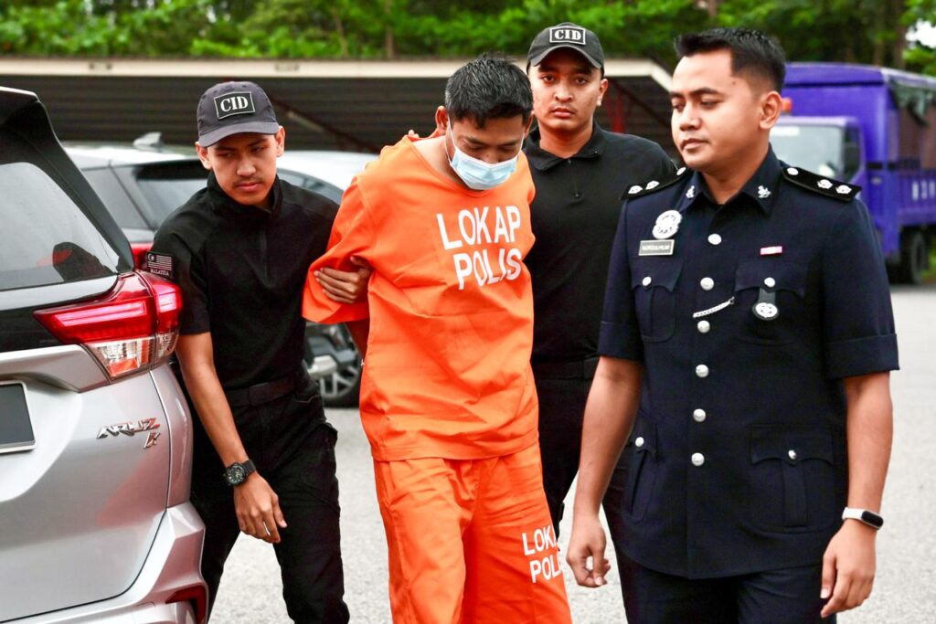 Penolong Pegawai Rela mengaku miliki pistol, peluru dan kerambit