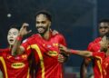 Pemain Selangor meraikan jaringan gol menentang Nam Dinh FC dalam saingan separuh akhir pertama Kejuaraan Kelab ASEAN di Stadium Majlis Bandaraya Petaling Jaya, kelmarin. - UTUSAN/SHIDDIEQIIN ZON