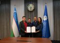 HASNUL Ismar Mohd Hasnul Ismail (dua dari kanan) bersama Saidbek Saidkarimov (kiri) pada majlis menandatangani perjanjian di Tashkent yang diadakan di Kementerian Teknologi Digital Republik Uzbekistan.