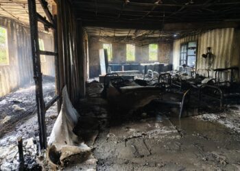 KEADAAN asrama Madrasah Tahfiz Nurul Mukhtar yang musnah akibat kebakaran dalam kejadian di Kampung Gong Kepas Dalam, Besut, Terengganu. - UTUSAN / WAN ZURATIKAH IFFAH WAN ZULKIFLI