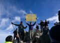 TENGKU Hassanal Ibrahim Alam Shah berjaya menawan puncak Gunung Kinabalu pada pukul 8.30 pagi sempena Ekspedisi Mahkota Borneo.
